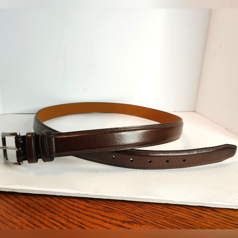 Men's NWOT‎ 44" dark brown glossy finish leather belt with silver buckle